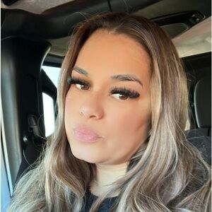 Meet your Posher, Yvette